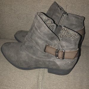 Absolutely gorgeous Size 8 Blowfish grey ankle boots